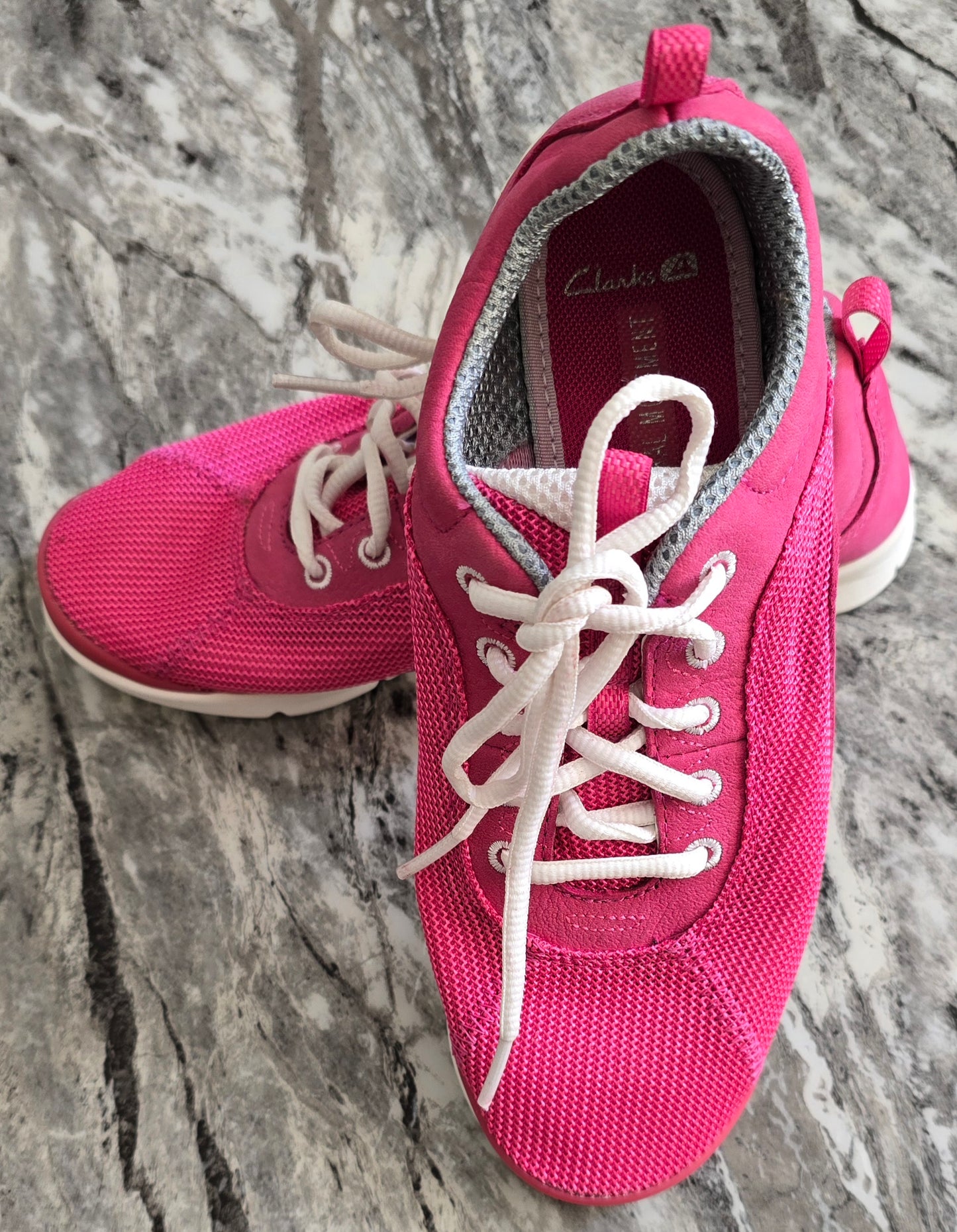 Clarks "Natural movement" ladies sneaker with lace